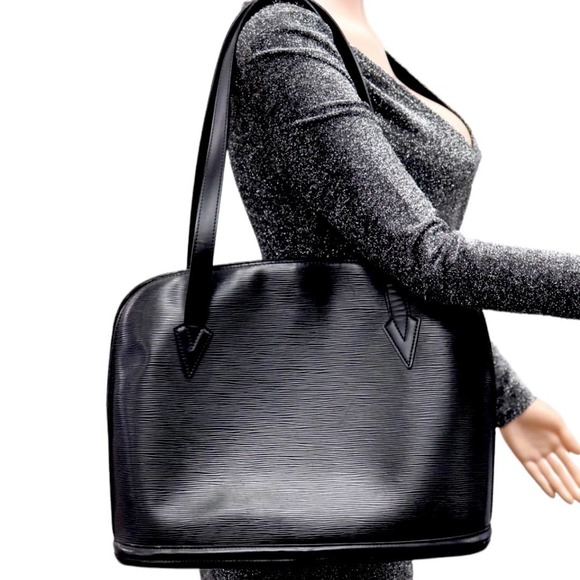 Louis Vuitton Handbags - 💎✨Authentic✨💎 Louis Vuitton Lussac Noir Epi